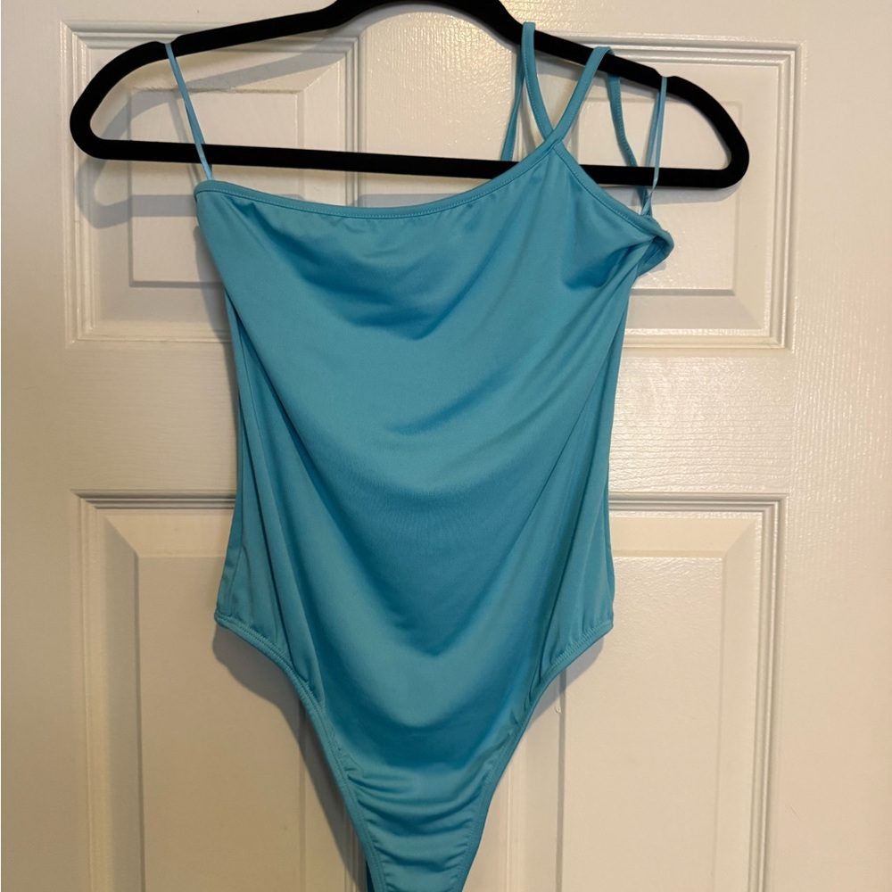 Superdown Asymmetrical, One Shoulder Bodysuit Fro… - image 2